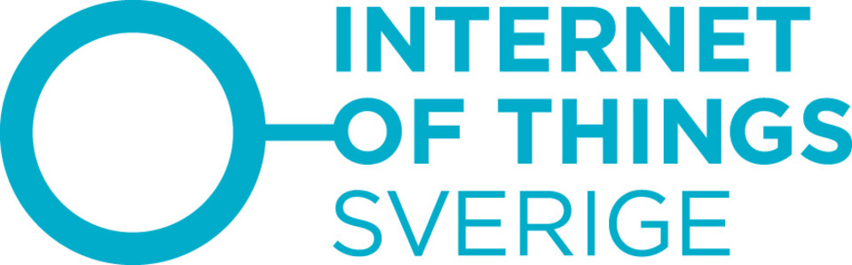 En logotyp som består av en rund blå ring till vänster och orden Internet of things Sverige i blått till höger